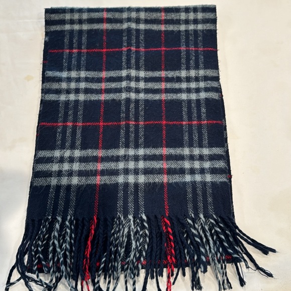 Authentic Burberry lambswool scarf - Picture 4 of 6